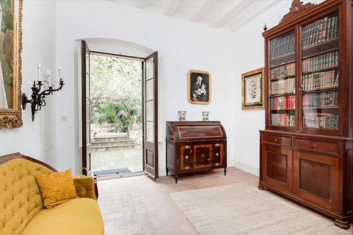 Can Rovira - Stunning Neoclassical Mansion, Just 20 Min Drive From Barcelona City Center, Ideal For Groups And Families 아레이야 외부 사진