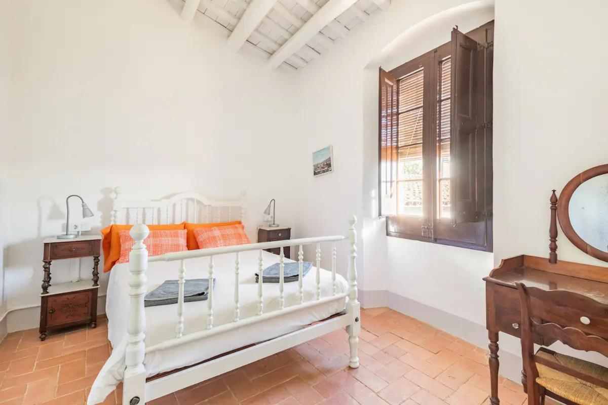 Can Rovira - Stunning Neoclassical Mansion, Just 20 Min Drive From Barcelona City Center, Ideal For Groups And Families 아레이야 외부 사진