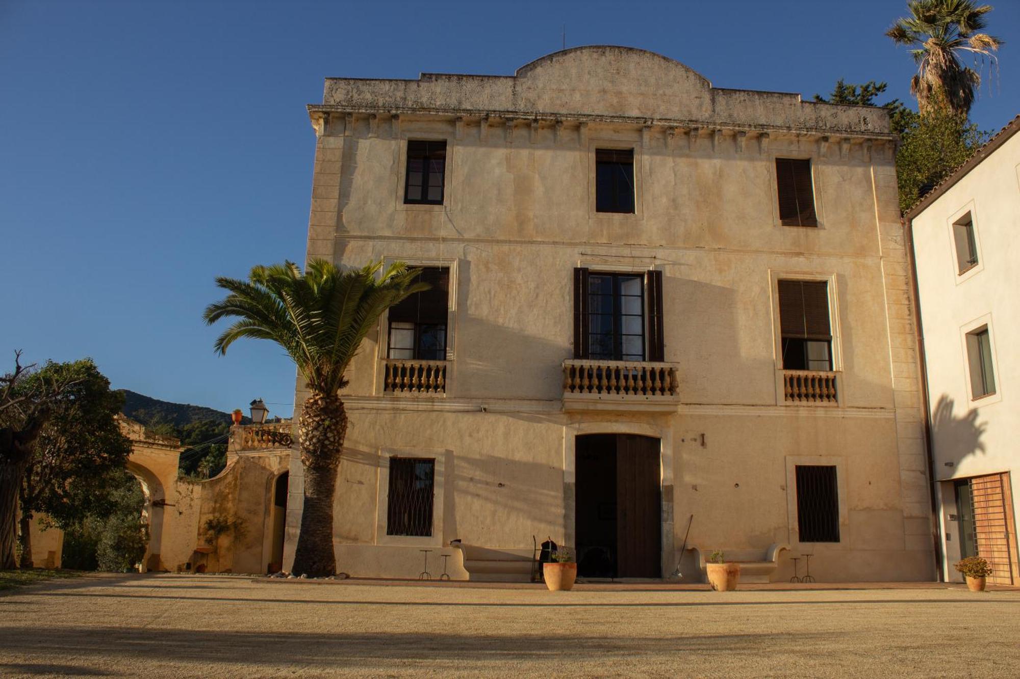 Can Rovira - Stunning Neoclassical Mansion, Just 20 Min Drive From Barcelona City Center, Ideal For Groups And Families 아레이야 외부 사진
